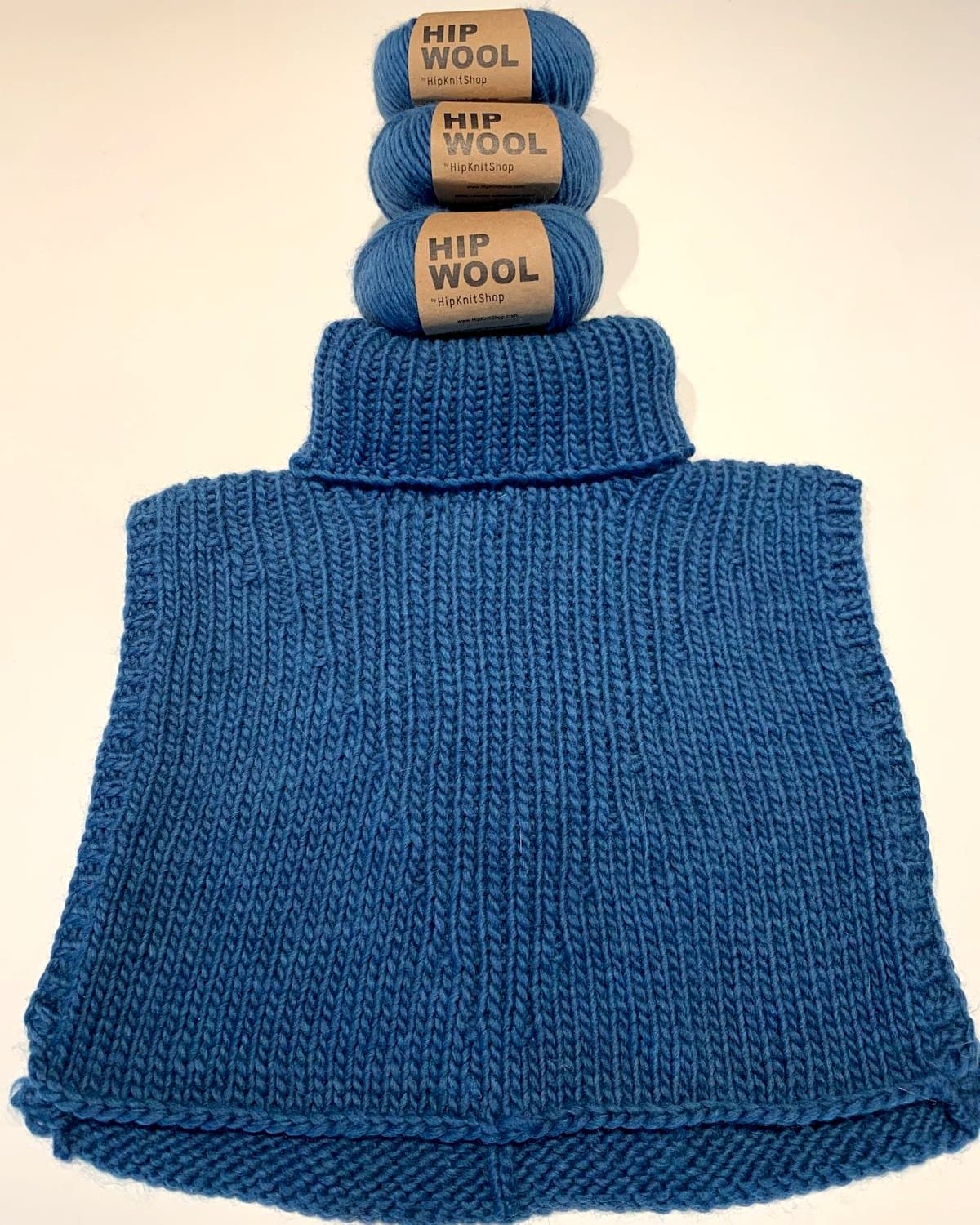 Blå Hip Hals med tre nøster Hip Wool